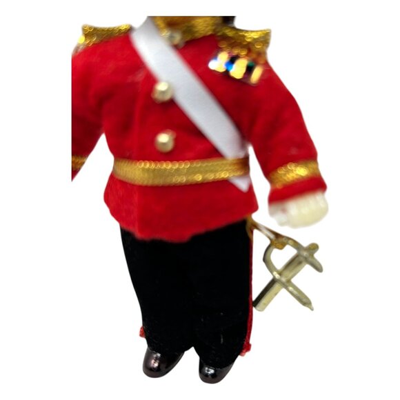 Vintage British Guard Doll With Red Wool Uniform & Accessories Made In Hong Kong - Picture 5 of 13